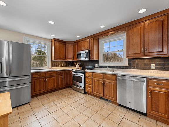 5th image of 342 Whittemore Point Road North