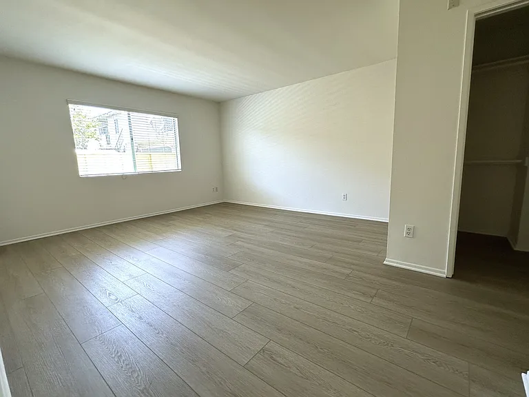 1345 S Westgate Ave #205 — Photo 3
