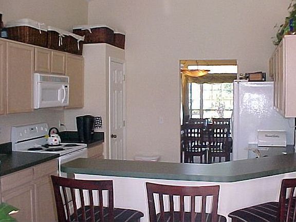 3rd image of 522 Hardwood Cir