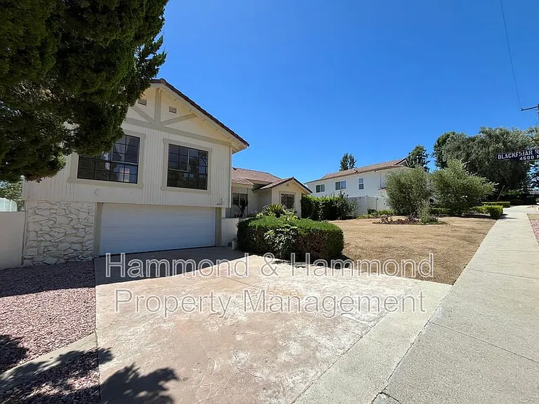4527 Stark Ave — Photo 4