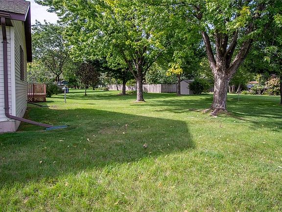 5th image of 2931 Meadowbrook Ln