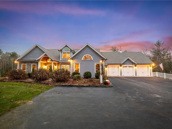 20 Laurel Woods Dr, North Smithfield, RI 02896