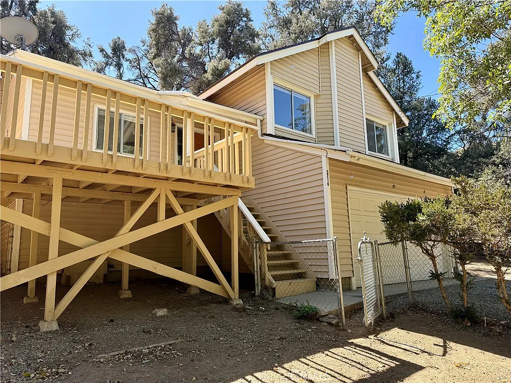 3 bed, 1200 sqft, $2,250 — Photo 2