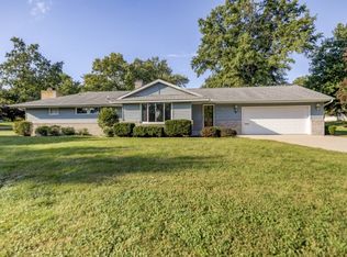 53 Valley Dr, Decatur, IL 62526