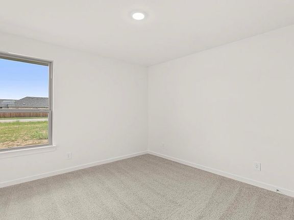 3rd image of 1645 Elle Ln