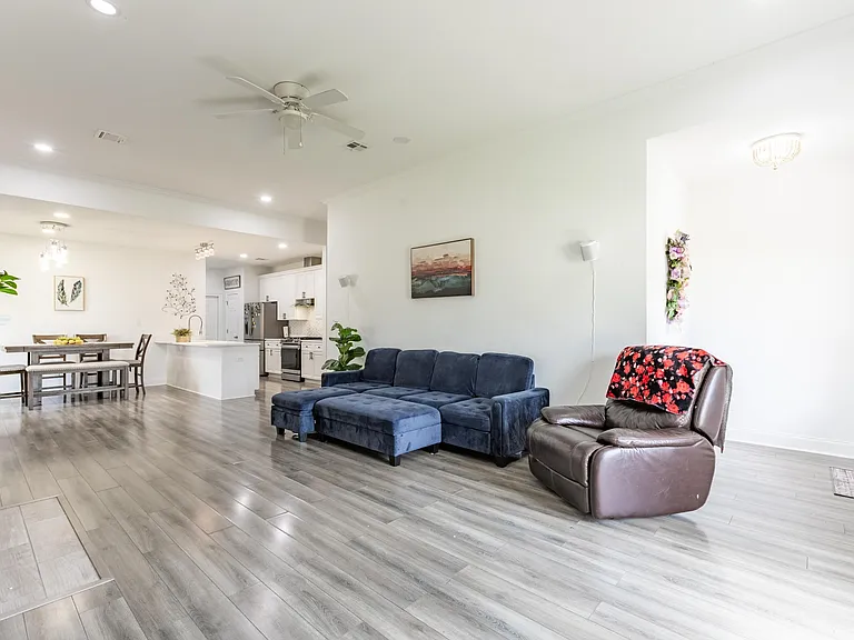 379 Shoal Dr — Photo 7