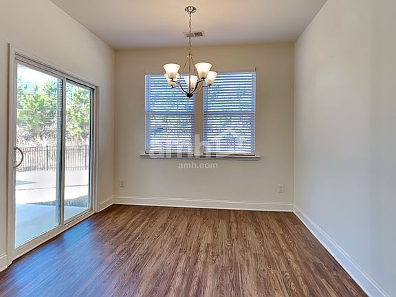 4th image of 713 Cyprus Ave