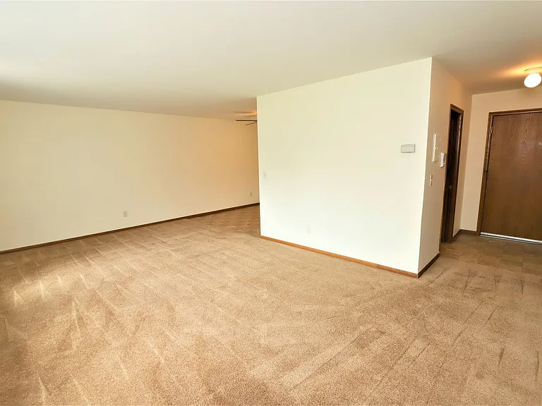 4000 Hazelton Rd — Photo 9