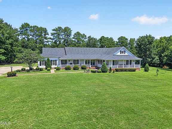 2nd image of 606 Country Ln