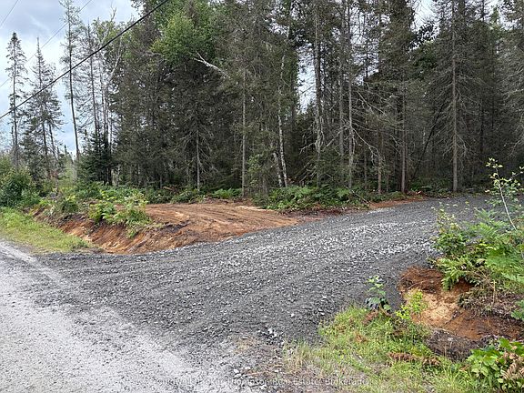 2nd image of 818 Sand Hill Rd