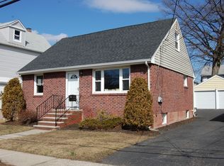94 Terrace Ave, Rochelle Park, NJ 07662