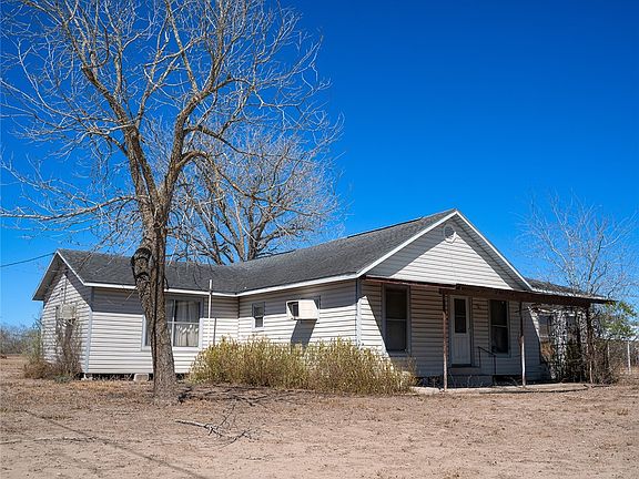 2nd image of 1580 Middle Rd