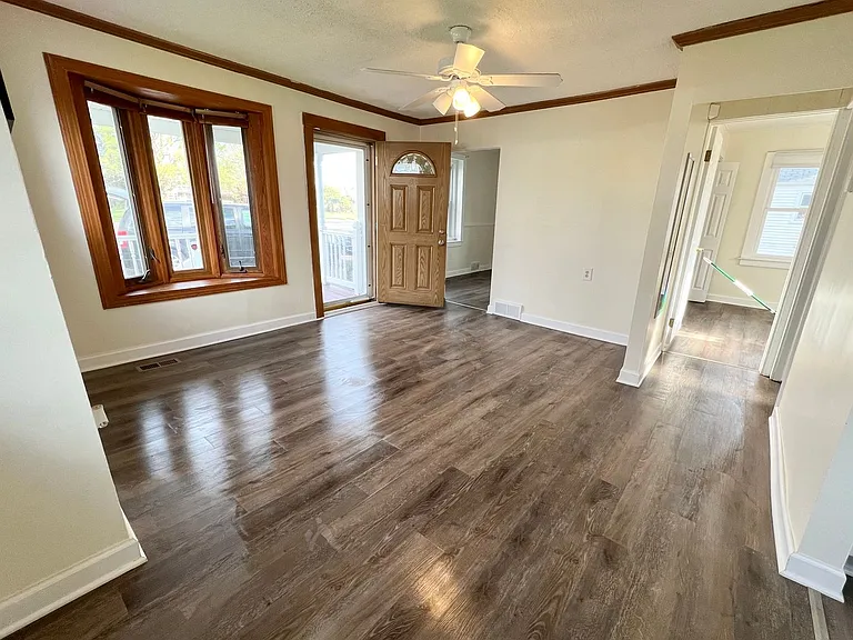 7531 N Inkster Rd — Photo 6