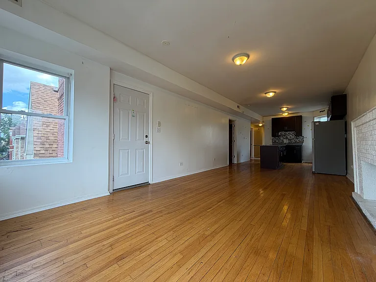 207 S Whipple St #3 — Photo 4