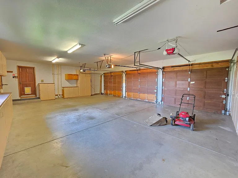 7706 E Woodview Dr — Photo 39