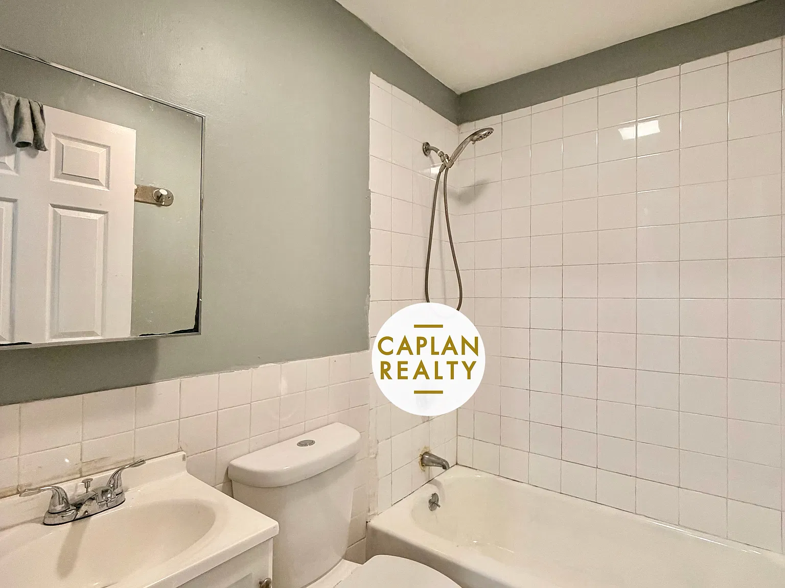 4 bed, $2,200 — Photo 4