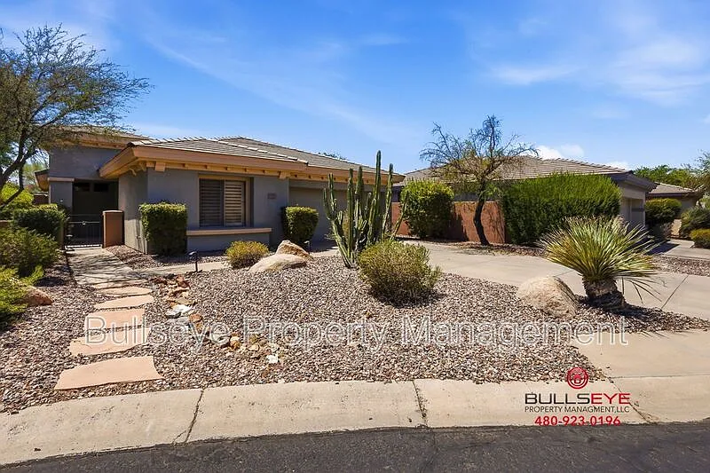 3 bed, 2.0 bath, 2039 sqft, $2,675 — Photo 1