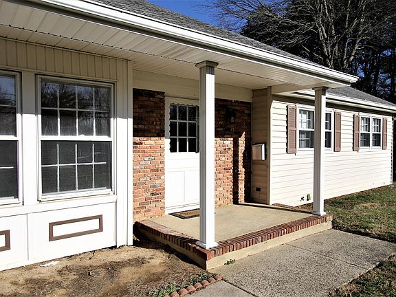 2nd image of 452 Stillwells Corner Rd