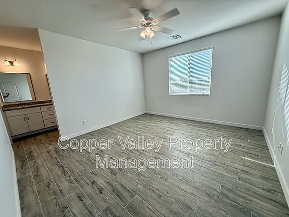 5th image of 20292 W Hazelwood St