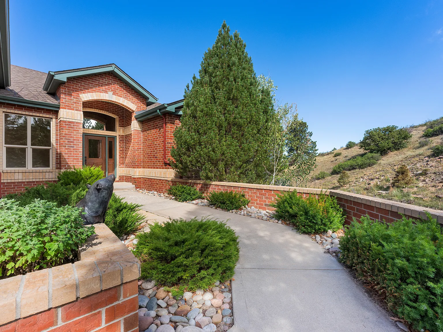 5 bed, 3.5 bath, 4079 sqft, $4,250 — Photo 1