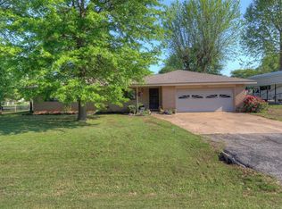 230 W Sunday Ave, Oologah, OK 74053
