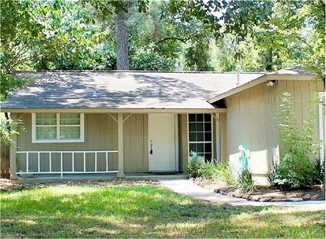 13 Blue Fox Rd — Photo 2