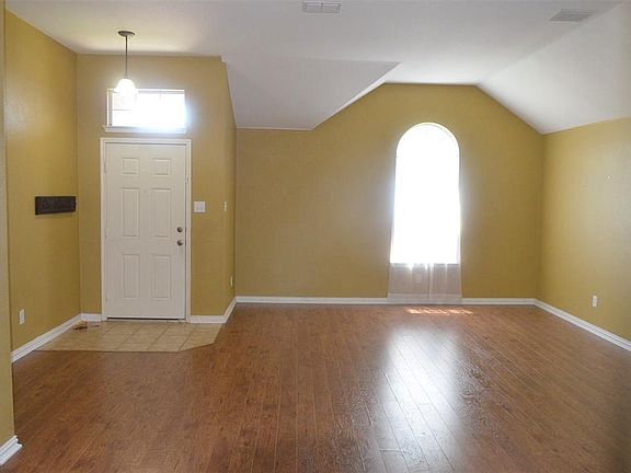 2nd image of 951 Bowie Dr