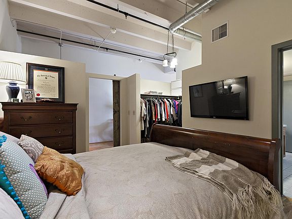 5th image of 1800 Lawrence St APT 208