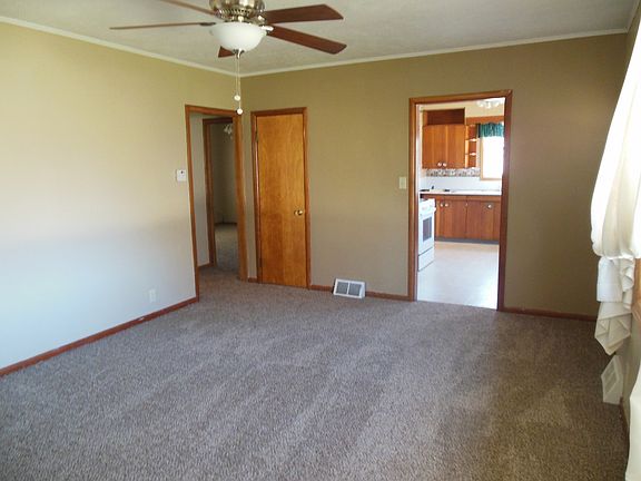 4th image of 320 5th St SE