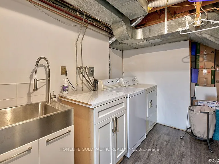 48 Havagal Cres — Photo 38