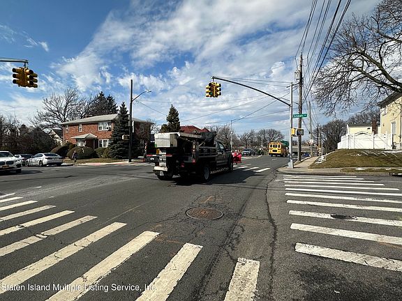 3rd image of 449 Slosson Ave