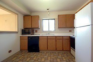 3rd image of 1033 Spruce St APT 1A