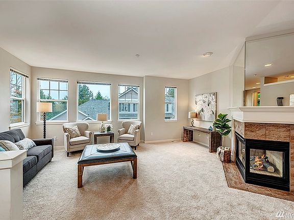 This 3 bedroom, 2.25 bath is move-in ready with all new carpet and paint. On clear days the view is beautiful!