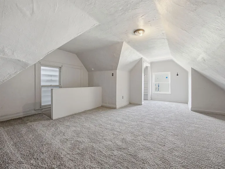3032 Merwyn Ave — Photo 14