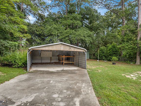 3rd image of 4322 Summerhill Dr