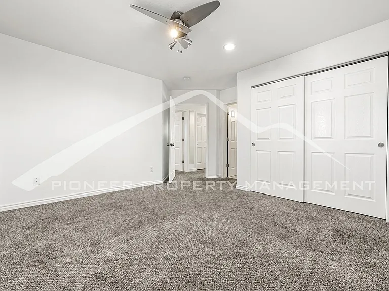 6634 Julian St — Photo 12