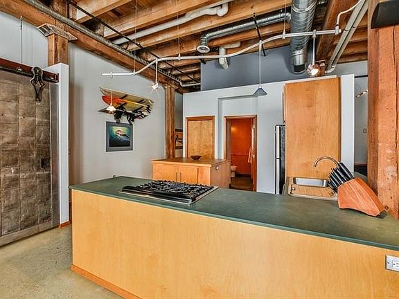 4th image of 1221 W Railroad Alley Ave #2