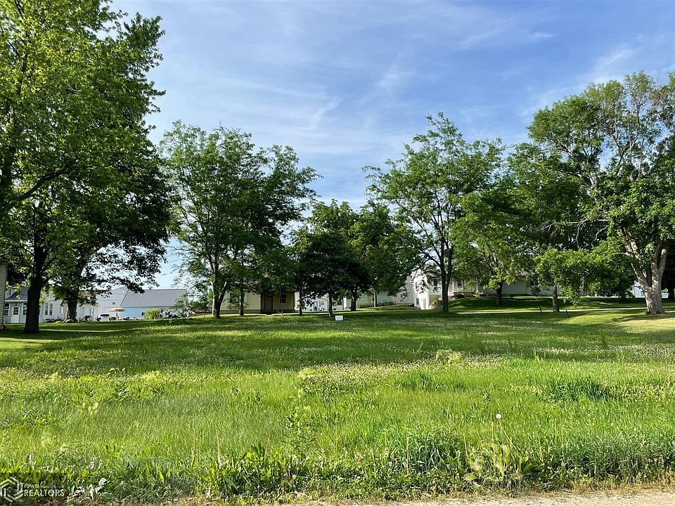 2nd image of 511 8th St