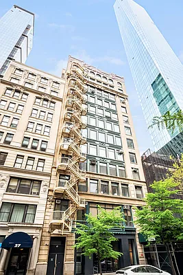 Sold by Compass | media 9