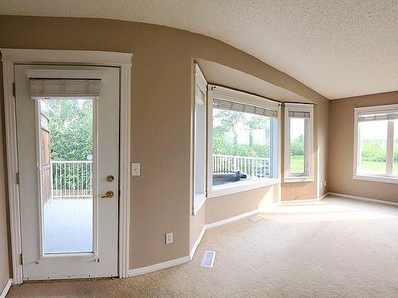 4th image of 100 Albion Dr #39