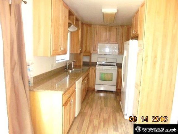 3rd image of 1004 Evergreen Way