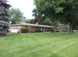 115 Wilton Rd, Troy, MI 48085