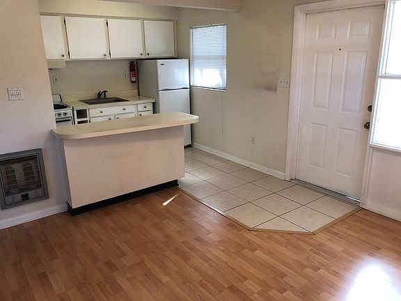 3rd image of 421 S Hyer Ave #X