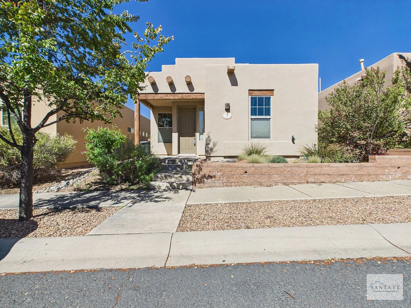 Gorgeous 2 Bedroom Home in Rancho Viejo Subdivision — Photo 1