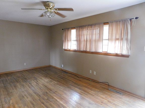 4th image of 1710 N Lawndale Ave
