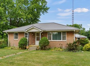 1401 Fox Farm Rd, Warsaw, IN 46580