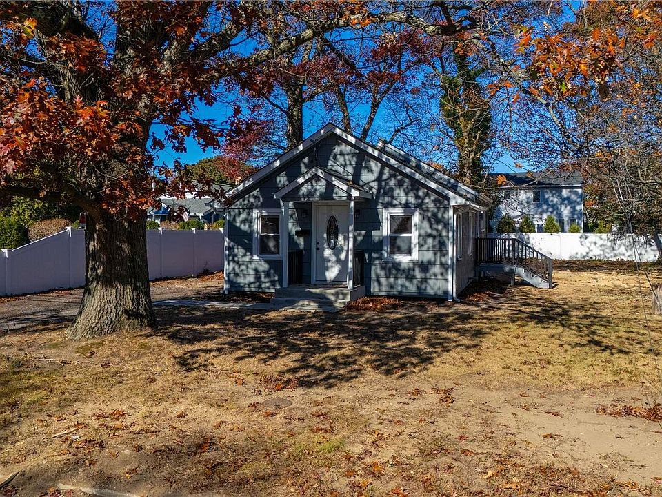 1st image of 75 Paprocki Avenue