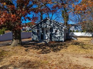 75 Paprocki Ave, West Islip, NY 11795
