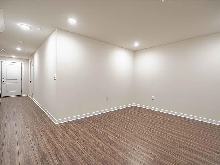 7640 Clayton Ave — Photo 4