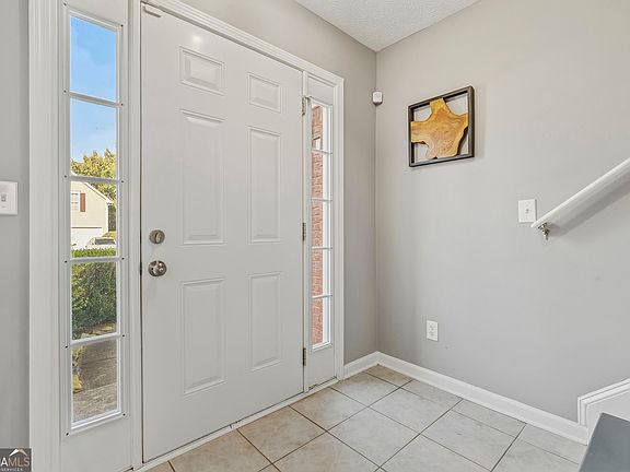 4th image of 2727 Northgate Way NW